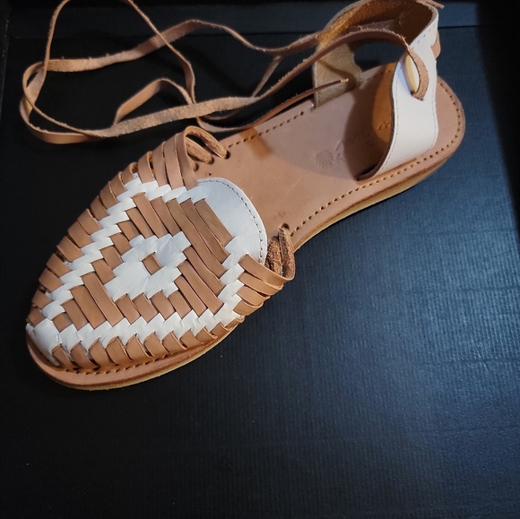 Huraches - Picture 6 of 7